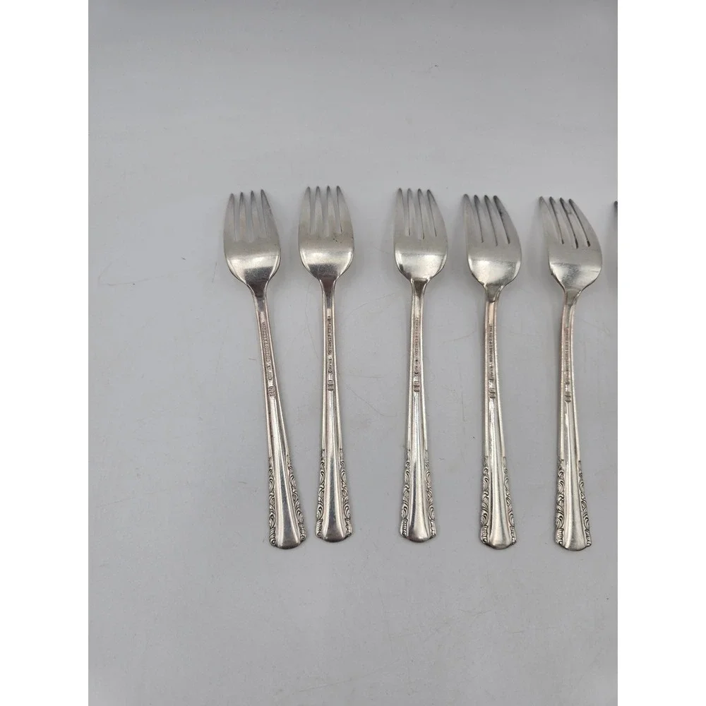 6 Holmes & Edwards May Queen Silverplate salad Forks 6.5 Inch IS Inlaid 1951